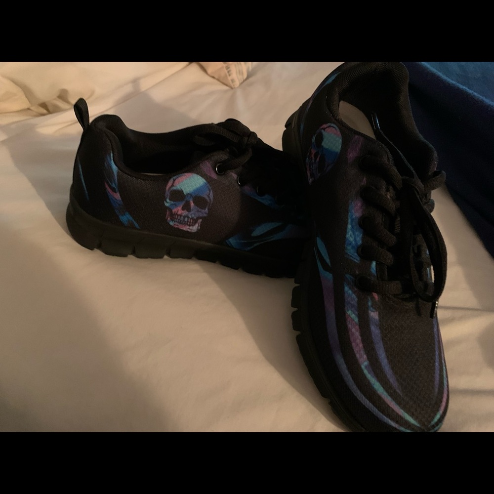 Skull sneakers - Picture 2 of 5